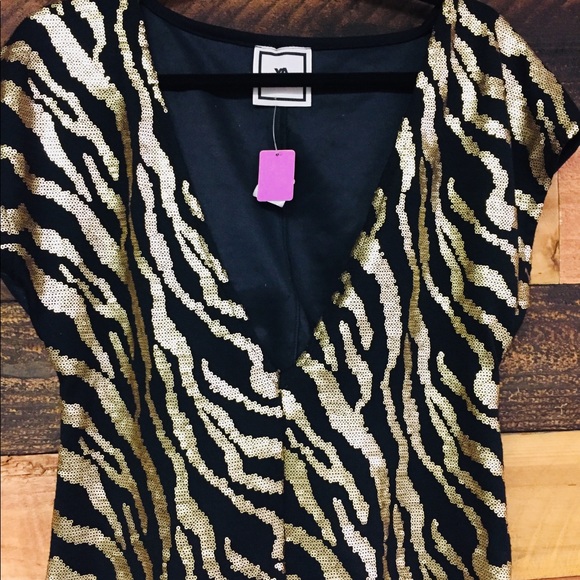 Deep ♈️ Vegan leather and sequins top💥 - Picture 2 of 6